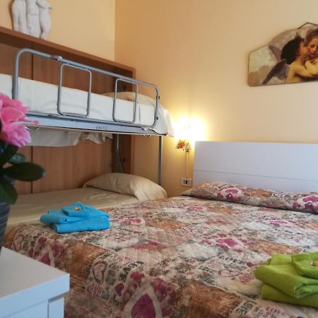 Ferienwohnung Il Girasole Di Ostia Exterior foto