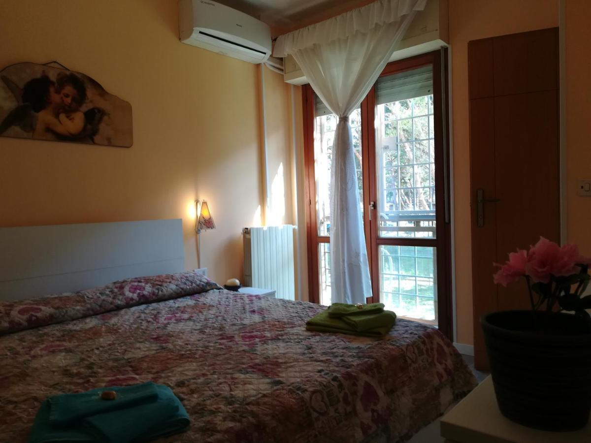 Ferienwohnung Il Girasole Di Ostia Exterior foto